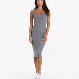 Vuori Halo Essential Dress Womens Size Medium Solid Heathered Grey Color